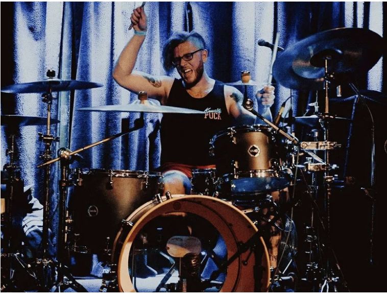 Carl Screams — Live Drummer